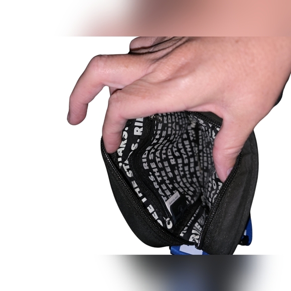 Universal Studios Black Crossbody Bag, In Excellent Condition!!! - Picture 3 of 3